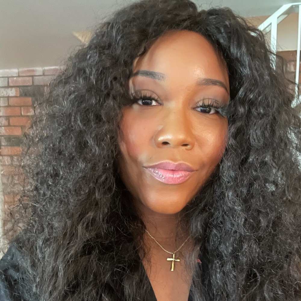 Meet your Posher, Myisha
